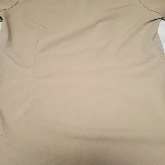 FIGS Catarina scrub top in Tan Size Small,  Desert tan sand Color, One Pocket - Picture 7 of 8